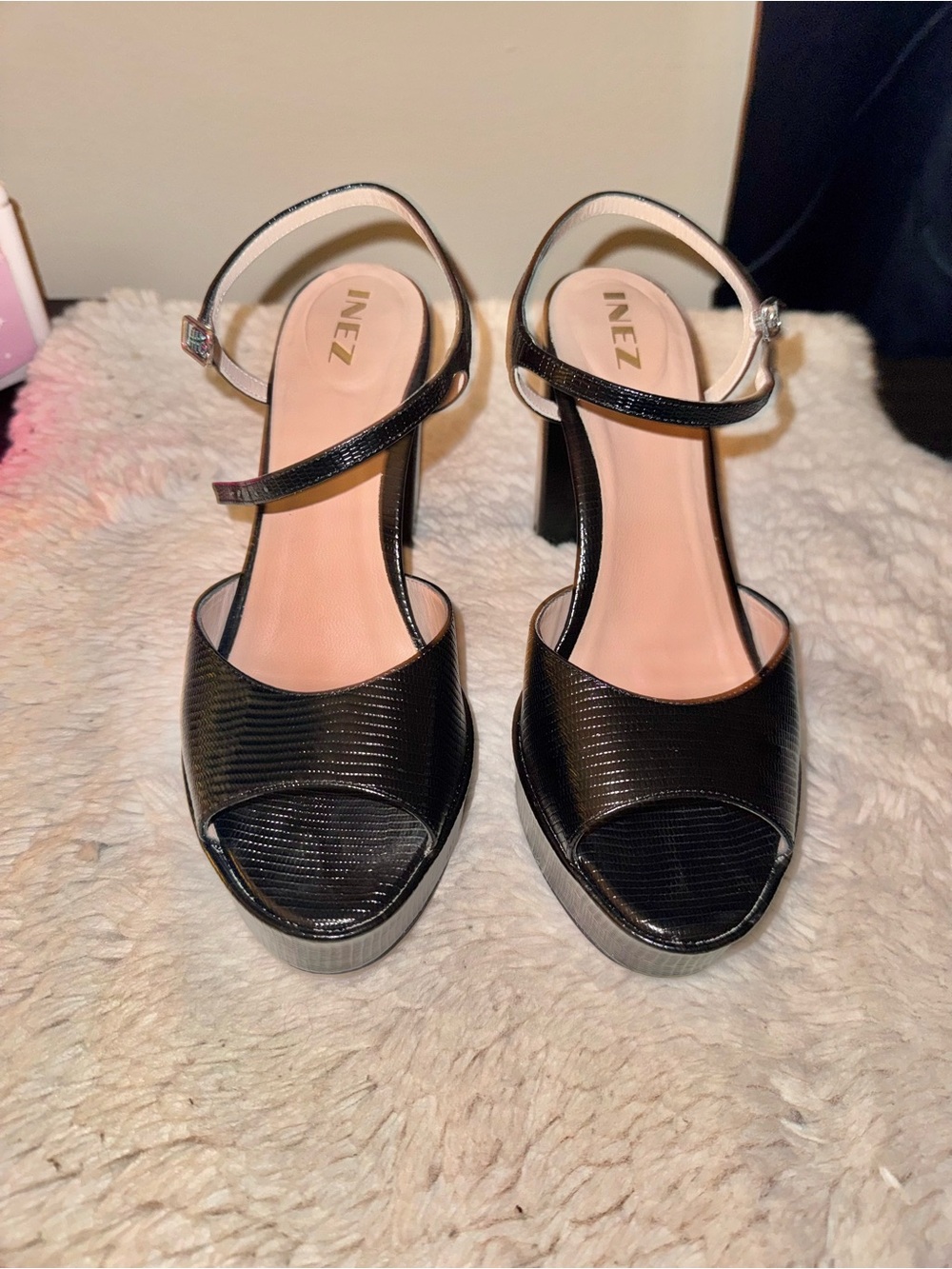INEZ Camilla Peep Toe Block 3.9 Inch Heel Black Lizard Heels Women’s Size 9 US